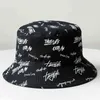 Brief print vrouwen emmer hoed lente zomer outdoor zon hoeden dubbelzijdige slijtage brede rand opvouwbare visser caps G220311