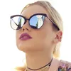 2020 패션 블랙 고양이 눈 선글라스 여성 음영 새로운 디자이너 트렌디 한 태양 안경 여성 포인트 UV40019091644