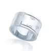 Nowa najwyższej jakości urok designer L klasyczny styl pierścień mody stal nierdzewna do literowej pary pierścionka marka biżuterii gif5898601