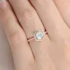 Cluster-Ringe, die rosévergoldetes 925er-Silberschmuck verkaufen, facettiert geschnittener Sechseck-6x6-mm-natürlicher Mondstein-Ring, Hochzeit für Frauen, Geschenk