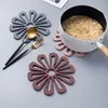Thickened Silicone Plum-Shaped Hollow Insulation Bowl Mat Home Kitchen Tableware Mat Creative Household XG0454