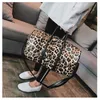 Sacos Femininos Nova Forma Moda Leopardo Impressão Cilindro Bolsa de Capacidade de Grande Capacidade de Handbaga PU PU Feminino Saco