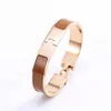 Manschetten Designer -Armbänder Bangel Edelstahl Emaille Roségold Armband für Mann und Frauen Party Schnallen Liebhaber Cuff Hochzeit Mode Luxusschmuck 14 Farben Option