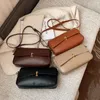 Designer- Vintage Small PU Läder Crossbody Väskor för Kvinnor Designer Shoulder Messenger Bags Damer Handväskor och Purses