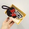 Spedizione gratuita 2021 Keychain Key Buckle Amanti Auto Carta da portachiavi in ​​pelle fatti a mano Uomo Donna Borsa Accessori pendente 5 colori con scatola