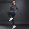 Gymkläder Ranberone Kvinnors långärmad T-shirt Sweater Tunn Andningsbar Fitness Sportkläder Solid Färg Hooded Storlek S-2XL Kläder1