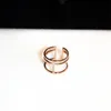 Scintilla su un anello a fascia geometrica con diamanti e zirconi di design di lusso per donne e ragazze, anello alla moda regolabile aperto gioielli214M