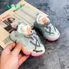 AOGT, zapatos de otoño para niña y niño, zapatillas transpirables para bebé, zapatos para caminar con parte inferior suave a juego de colores a la moda para niños pequeños 20113040210987486707