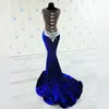 Niebieskie zroszony Syrenka Backless Suknie Wieczorowe Sheer Bateau Neck Cekinowy Velvet Prom Suknie Sweep Pociąg Appliqued Formalna sukienka