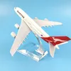 16 centimetri Qantas Airbus A380 modello di aeroplani pressofuso in metallo modello aeroplani 1: 400 metallo A380 aereo modello di aeroplano giocattolo regalo LJ200930