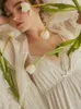 İlkbahar Yaz 2 Parça kadın Robe Setleri Uzun Kollu Kraliyet Roupas De Dormir Femininas Beyaz Işlemeli Dantel Seksi Sleepshirts LJ200822