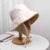 新しい女性の秋冬の暖かい耳の保護子羊の毛皮の漁師の帽子屋外の日焼け止め太陽の帽子パナマフラットハットバケツキャップギフトG220311