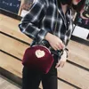 Kvällspåsar 2022 femme retro sammet pärla handväska vintage velor hjärtdesign väska bröllop party brud koppling märke purse247r