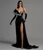 2022 Black Velvet Evening Gowns Sweep Train Off the Shoulder Mermaid Prom Dresses High Slit Pearls Vestidos Formal Celebrity Gowns