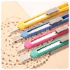 Mini Utility Kniv Office School Student Paper Cutters Candy Färger Multifunktionspaket Express Kniv DIY RRD13229