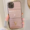 مصممي Luxurys Phone Casesprackproof for iPhone 11 12 13 Pro Promax XR X XS 7P 8P Fashion Fashion v Pocket Case D2201132Z