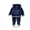 Kış Bebek Kız Erkek Giyim Setleri Çocuklar Günlük Mektup Kapşonlu Kalınlaşmak Kadife T Gömlek Çocuk Spor Takım Elbise 0-4 Yıl 201125