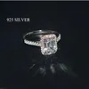 Luxo Emerald Cut 2ct Laboratório Diamante Anel 925 Esterlina Prata Noivado Casamento Anéis de Casamento Para As Mulheres Nupcial Fine Party Acessórios