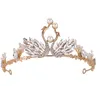 Gold Pearls Crystals Princess Headwear Chic Bridal Tiaras Tillbehör Stunning Kristaller Pärlor Bröllop Tiaras och kronor 112207