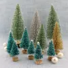 12 قطع البسيطة شجرة عيد الميلاد 4.5 سنتيمتر الصغيرة سانتا كلوز الثلوج زينة عيد الميلاد للمنزل الصقيع قرية منزل السنة الجديدة 2021 اللوازم Y201020