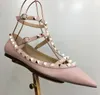 Schoenen Dames Ontwerpers Platte Klinknagels Sandalen Mode Gesp Bruiloft Platte Schoenen Klassiekers Zwart Naakt Schoenen Maat 34431365007