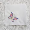 Ev Tekstili Set 12 Kadın Mendil Beyaz Pamuklu Bez Kumaş Düğün Hankies Tarak Kenarları Hanky ​​İşlemeli Çiçek 12x12 inç