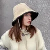 Cappelli da donna invernale Solido cashmere artificiale Cappello a secchio di grandi dimensioni adorabili peluche bendaggi femminile pescatore cappello da pescatore caldo cofano