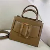 Nouveau Sac fourre-tout Vintage en cuir Design métal carré Portable sac seau épaule en bandoulière sac à main marée