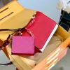 Kedja Crossbody Bag Womens Handväska Plånböcker Mode Högkvalitativ Äkta Läder Messenger Bag Lås Vanligt handväska Bestselling Artwork