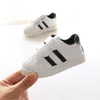 Nieuwe peuter babys zachte casual schoenen kinderen jongen meisjes wandelschoenen antislip unisex baby schoenen pasgeboren zwart rood goud kleur 201130