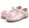 Chaussures habillées en dentelle et fleurs pour filles, petits produits en cuir, chaussures de danse pour enfants, nouveaux produits d'automne et de printemps