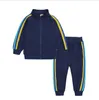 子供服男の子ガールジャケットパンツ2本スポーツスーツトップスチドルレン男の子女の子コート+ズボンアウターウェア2-7Y