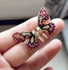 2021 New Fashion Butterfly Wings Orecchini a bottone Orecchini femminili in metallo con personalità selvaggia con strass Gioielli romantici dolci