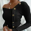 Camisola feminina Um ombro malha malfita pulôver manga comprida botão sólido suéteres outono moda sexy ladies top 201221