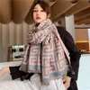 2020 Luxury Winter Scarf Women Pashmina Shawl Lady Wraps Design Print Warme Filt kvinnliga halsdukar Tjocka Stoles LJ201221