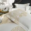 ホワイトピンクラグジュアリーレースの結婚式の寝具セットクイーンキングサイズベッドセット布団カバーベッドシートセットBedlinen Linge de Lit Juego de Cama T200706