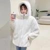 Jaquetas femininas Inverno Hooded Bonito Casaco de Pele Fêmea Mulheres Coreano Moda Solta Doce Peludo Lã de Cordeiro Grosso Overcoat