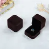 Outras favores de casamento a granel 12 Jóias de veludo colorido Caixas de presente anéis de noivado Casal de jóias Pacote Caixa de capa quadrada 55x50x43mm