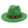 2021 Men Women Flat Brim Wool Felt Jazz Fedora Hats with Leopard Belt Trend Green Carnival Party Formal Hat Panama Gambler Cap276O