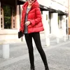 Neuer kurzer Daunenmantel, stilvolle Kapuzen-Winterjacken für Damen, große Größe, schwarz, rot, Mode, heißer Verkauf 201030