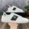 Mode Stijlvolle Mannen Vrouwen Casual Schoenen Platte Matte Lederen Sneakers Ace Bee Schoen Snake Heart Chaussures Trainers Groen Rood Strepen Borduurwerk