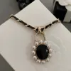 Collar de Navidad de perlas de cuero negro para mujer, cadena dorada, moda de lujo, Popular en línea, elegante, temperamento para fiesta, Anime