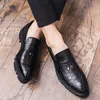 Leather Men Shoes outdoor Fashion high Quality Men Flats Male Casual Shoes summer breathable slip on Classic Sneakers shoes L5