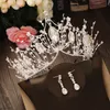 Couronne de mariée de luxe, coiffure, atmosphère dorée, robe de mariée, collier, boucles d'oreilles, accessoires de mariage, bijoux fins, trois pièces