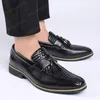 Men's Retro Pointed Oxfords England Style Leather Shoes Men Stylish Business Formal Dress Shoes Classic Tassel Work Shoes