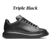 Designer Chaussures extérieures Chaussures en cuir Lace Up Up Men Fashion Plateforme de mode baskets surdimensionnées Blanc Black Mens Femmes Luxur