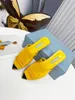 Högkvalitativa designer genomskinliga tofflor för kvinnor sandaler förlängda spetsiga mule mode bekväma platta skor storlek 35-41