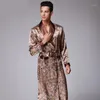 Mens Luxury Paisley Mönster Badrock Kimono Robes V-Neck Faux Silk Male Sleepwear Nightwear Male Satin Bath Robe1