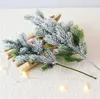 Ghirlande di fiori decorativi Cedro artificiale Rami di pino della neve Albero di Natale Decorazioni di nozze Natale Desktop fai da te Soggiorno Casa Kitche