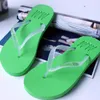 Uomo Soft Jelly Sleepers Luce trasparente Cool Slides Beach Summer Unisex Flat Bright Glow Infradito Clear Scarpe casual J1209